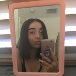 Meet your Posher, Juliana